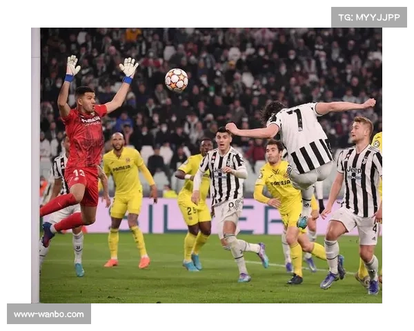 比利亚雷亚尔中场巴埃纳成转换枢纽 场均拦截位列前列